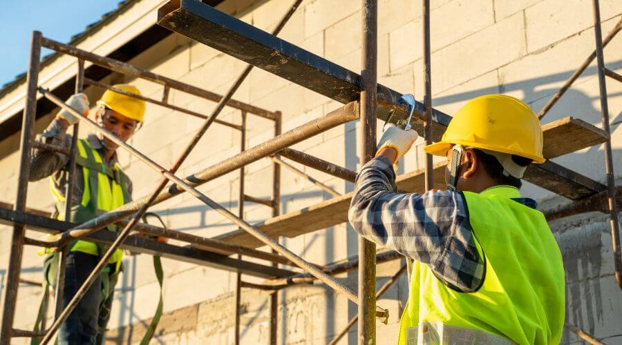 Expert new roof installation services in Gillett, TX